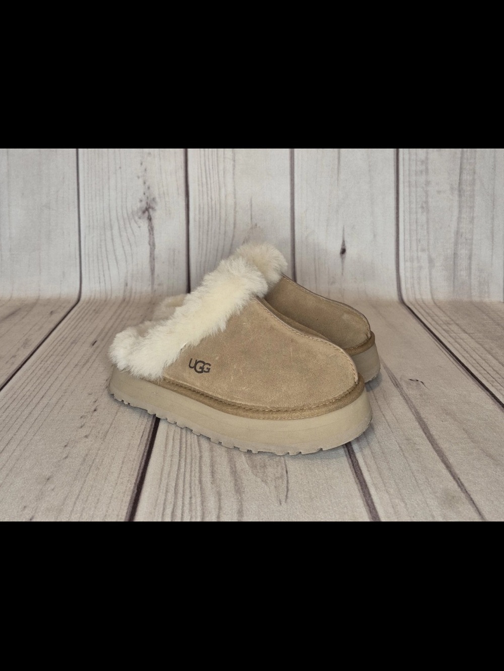 UGG Women's Size 6 US Disquette Slip-On Platform Slippers Chestnut Color